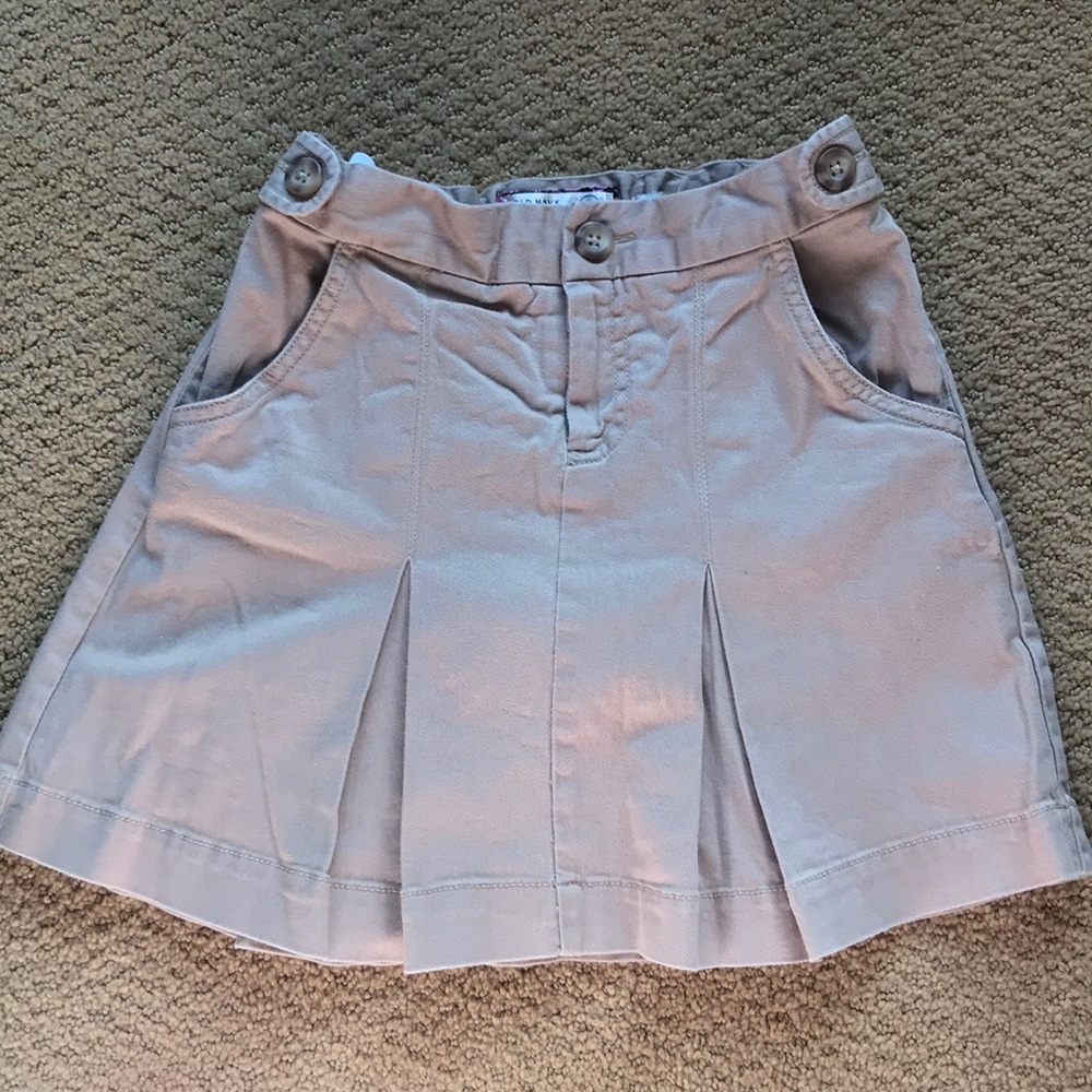Old Navy Uniform pleated skirt
